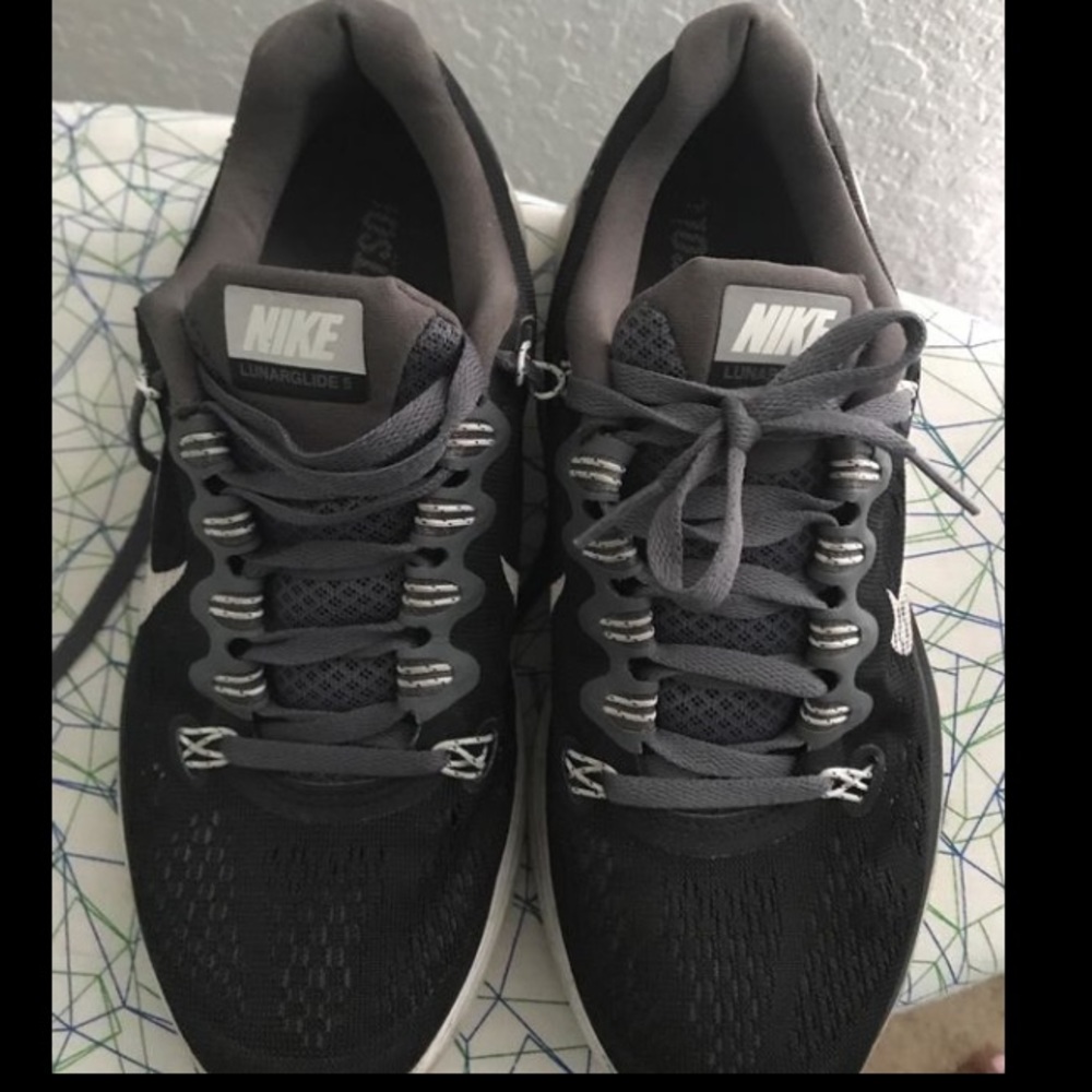 Black Nike Shoes